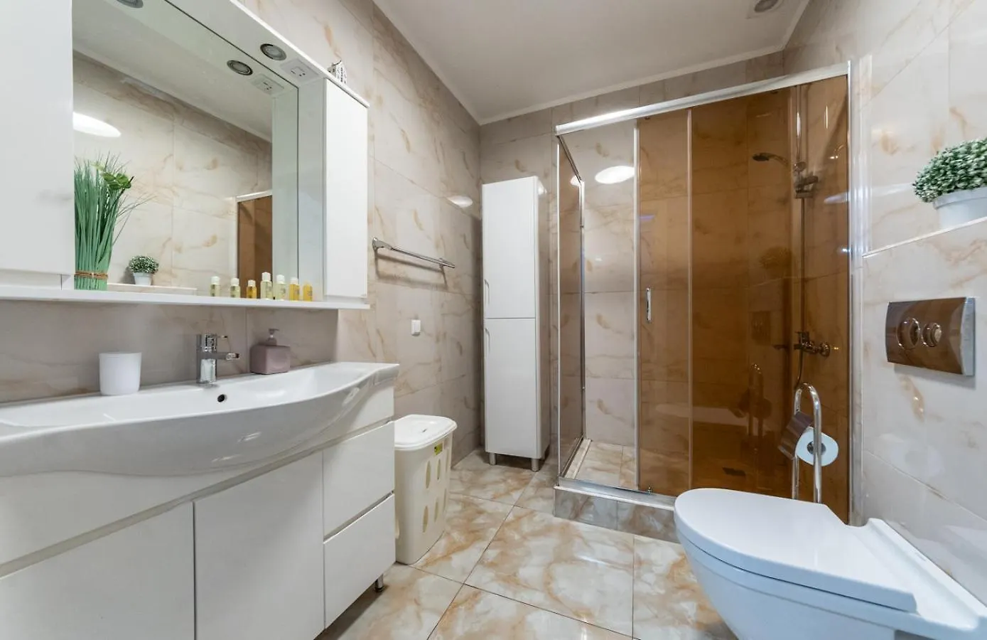 Lux Apartment Near Arena City 키예프 우크라이나