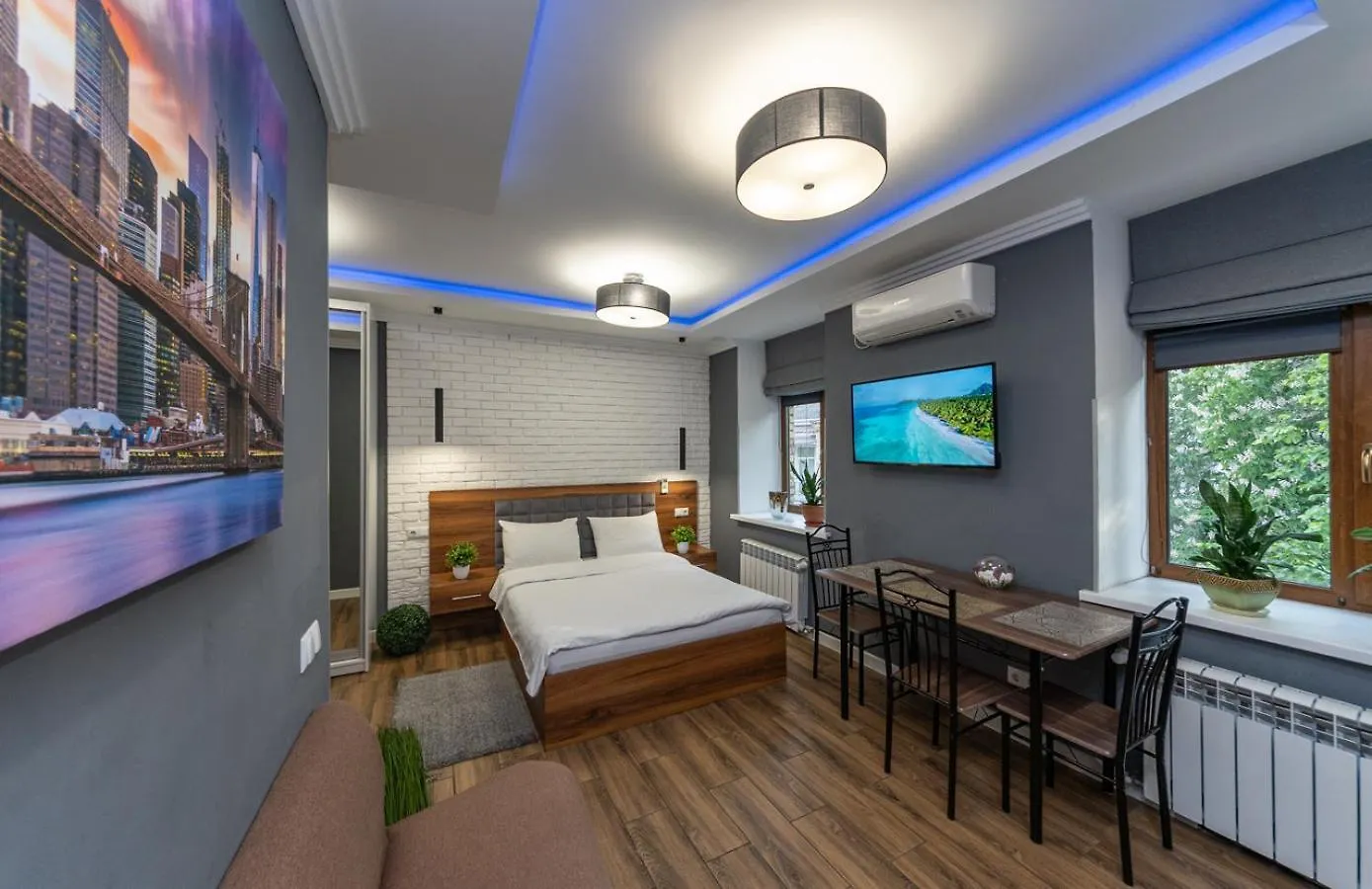 Lux Apartment Near Arena City 키예프