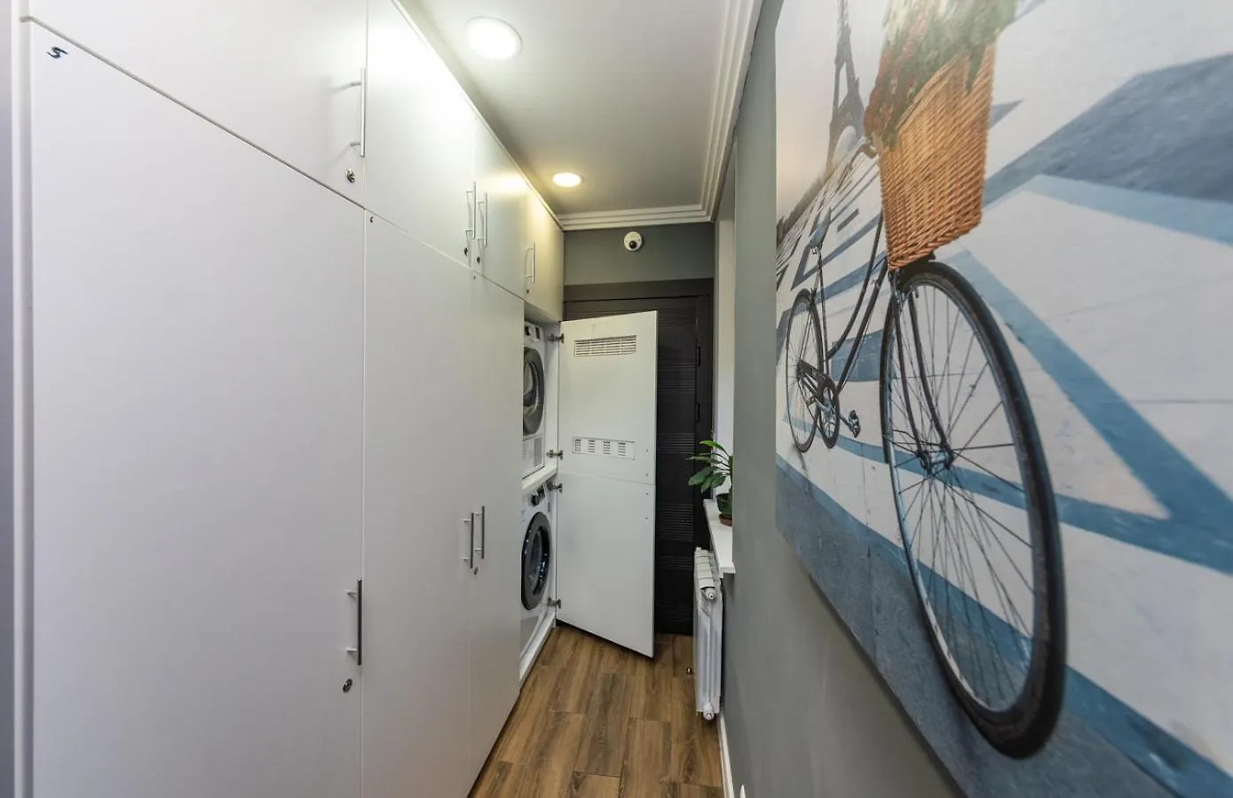 Lux Apartment Near Arena City 키예프