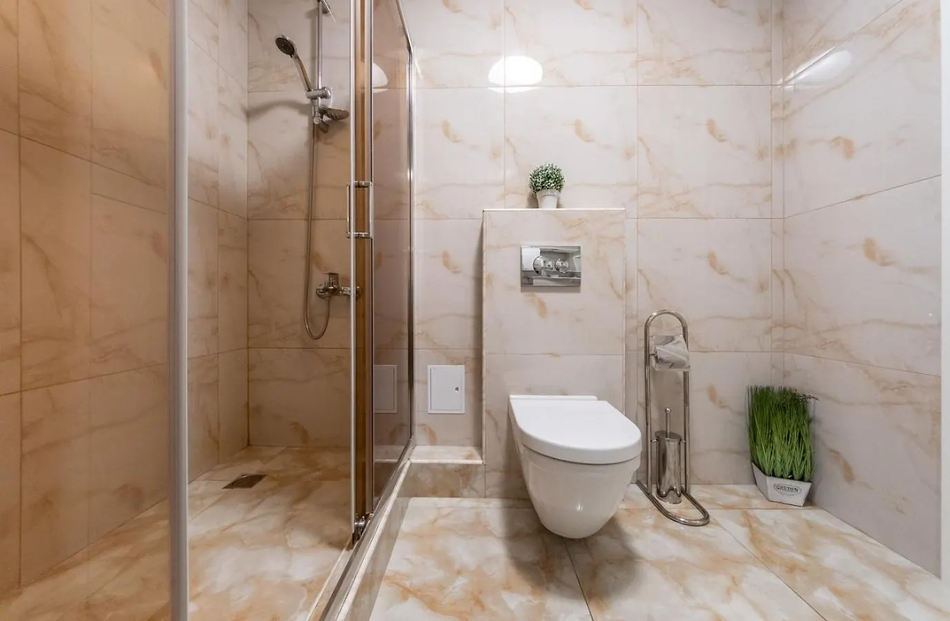 Lux Apartment Near Arena City Kiev 0*,  Ucrânia