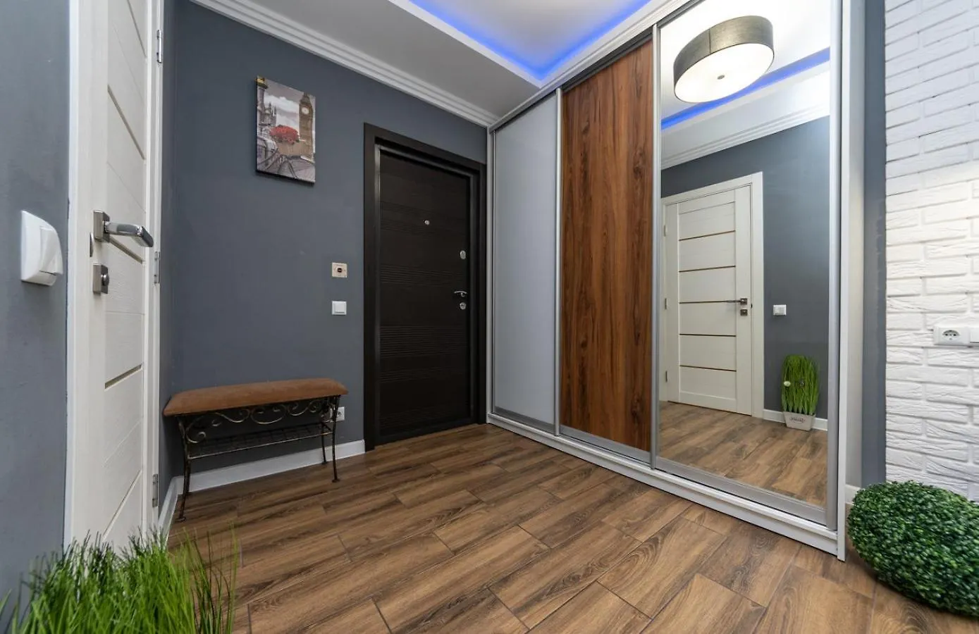 Lux Apartment Near Arena City Kyjev
